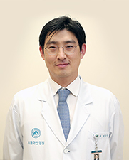 서울아산병원 심장혈관흉부외과 , 소아심장외과 , 폐식도외과 , 로봇수술센터 , 갑상선암센터 , 암병원 , 육종ㆍ희귀암센터 , 폐암센터 이근동 교수