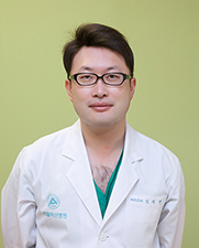 서울아산병원 산부인과 , 암병원 , 로봇수술센터 , 난소·자궁암센터 , 유전체맞춤암치료센터 김대연 교수
