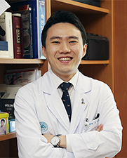서울아산병원 종양내과 , 간센터 , 간암센터 , 담도 및 췌장암센터 , 육종ㆍ희귀암센터 , 테라노스틱스센터 유창훈 교수
